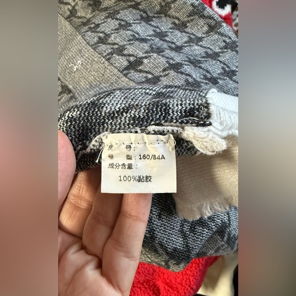 Gray and Black Patterned Sweater - Picture 7 of 8